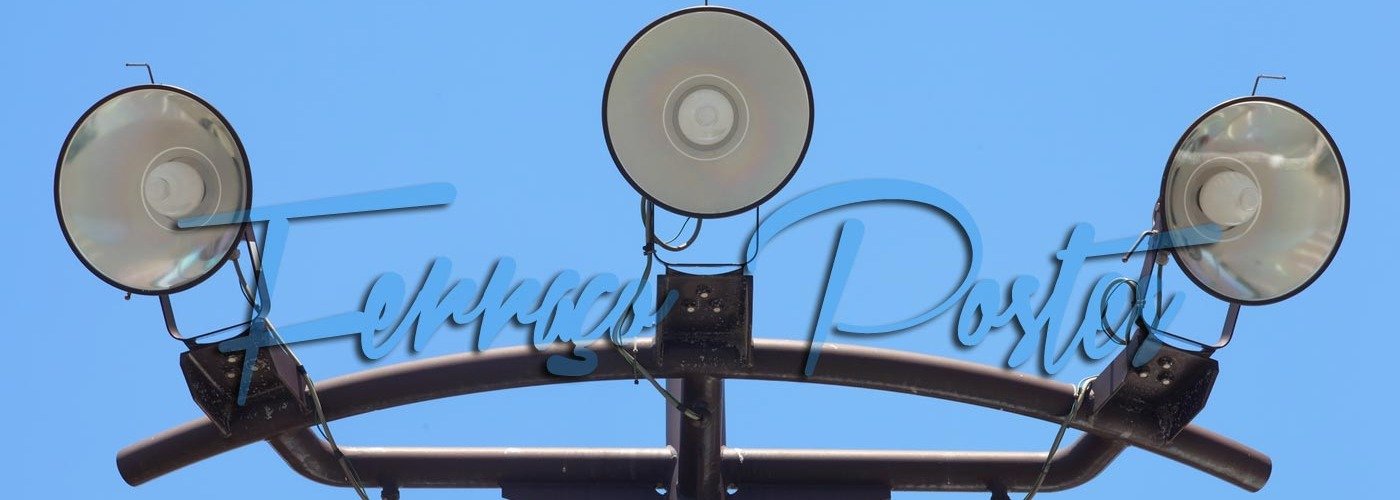Poste Reto Galvanizado Industrial