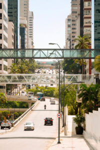 O Poste Ideal: Um Detalhe que Reforça, Protege e Valoriza sua Obra